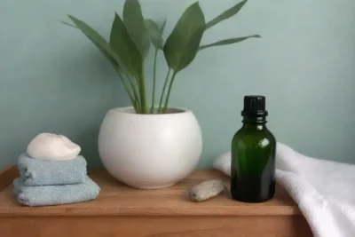 Un baño sereno y acogedor