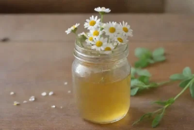 Un fondo suave con flores de manzanilla