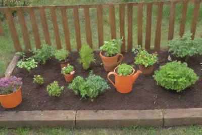 Un jardín vibrante y lleno de vida con plantas